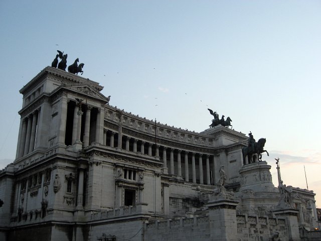 Victor Emanuel II Monument-13.JPG